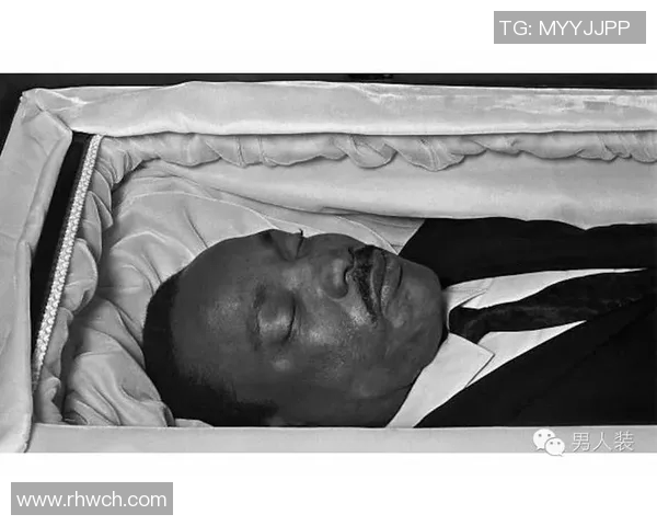 揭秘那些被开过光的足球球星背后的神秘故事与传奇经历