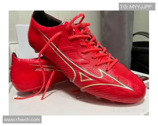 球星足球鞋仅穿一次的背后原因与运动品牌营销策略分析